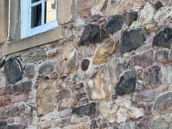 Kula armatnia w budynku