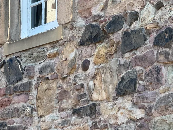 Kula armatnia w budynku