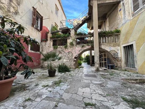 W Labiryncie Zadarskich Uliczek.